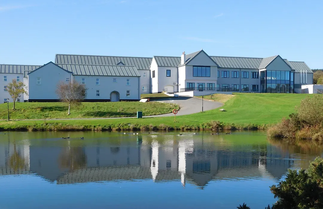 Comis Hotel & Golf Resort-1