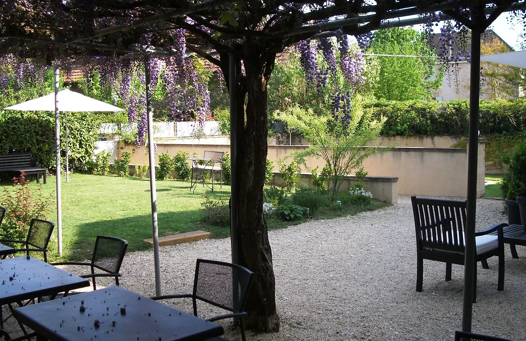 Maison De Marquay-Maison D'Hotes-1
