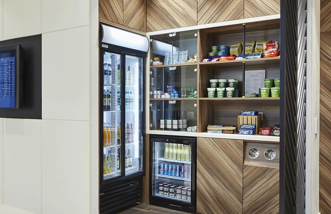Courtyard By Marriott Luton Airport-1