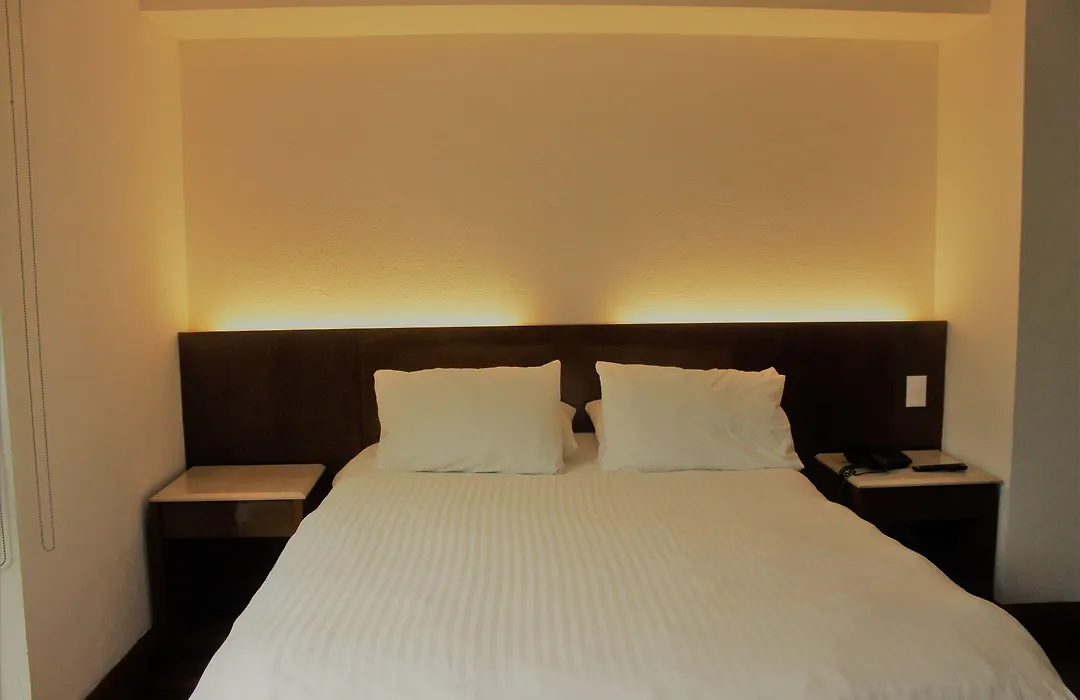 Condesa Suites-1