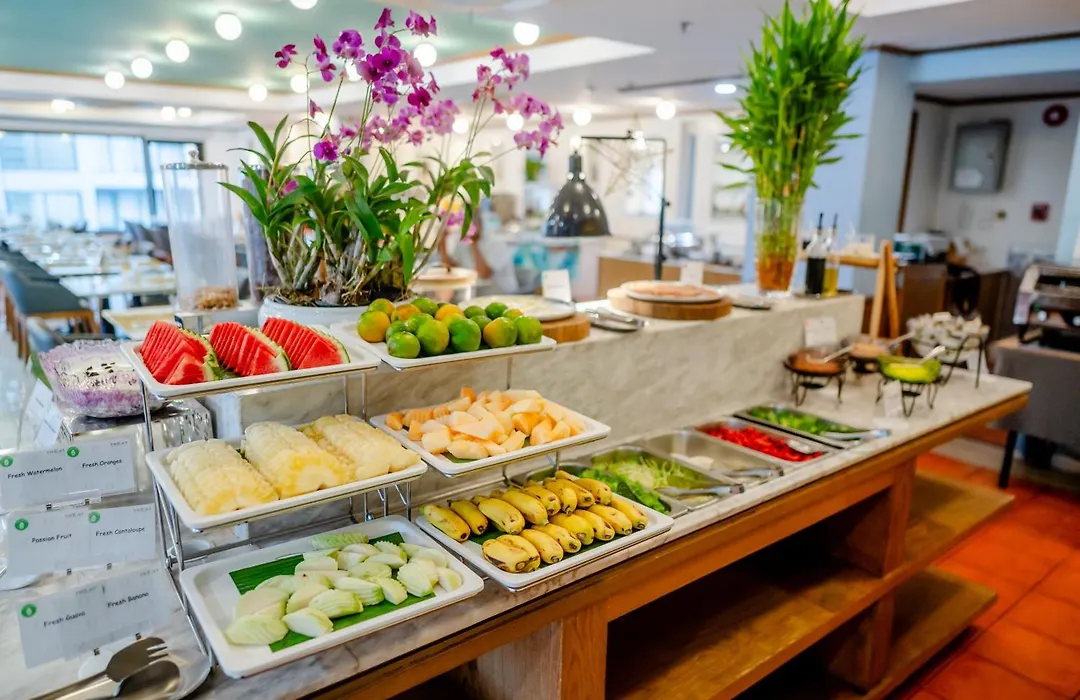 Oakwood Hotel & Residence Bangkok-1