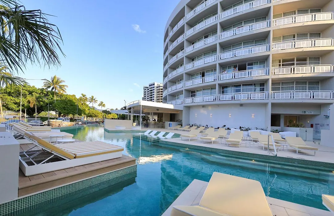 Doubletree By Hilton Cairns-1