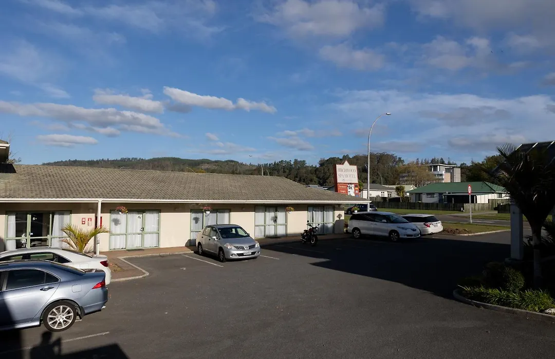 Birchwood Spa Motel-1