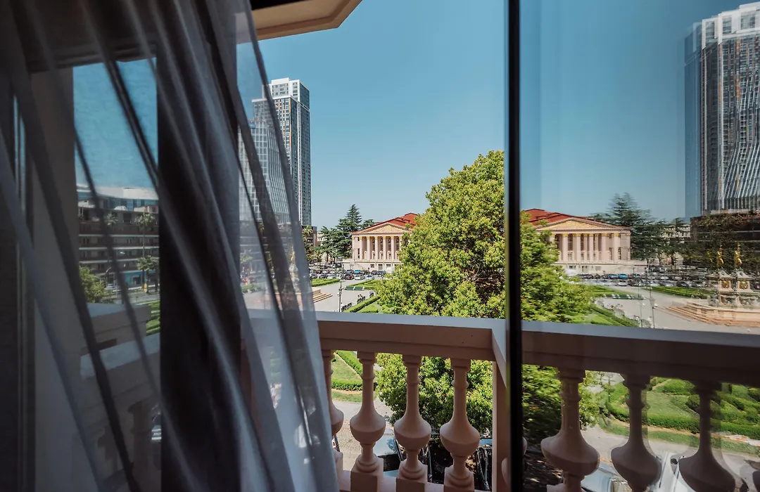 Golden Palace Batumi Hotel & Casino-1