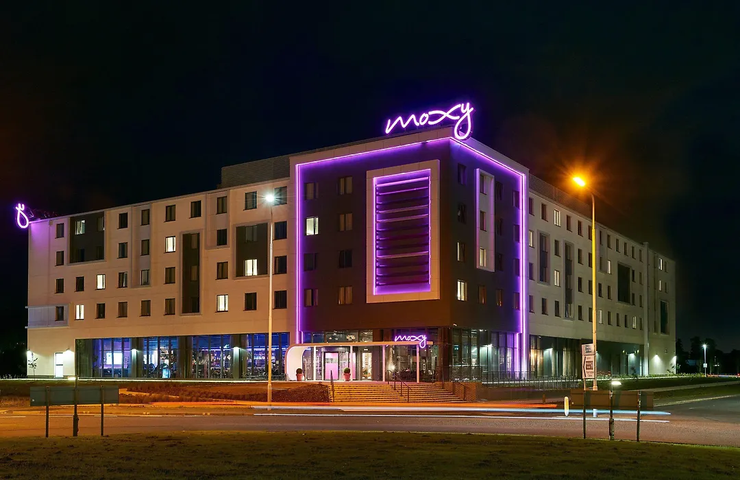 Moxy Edinburgh Airport-1