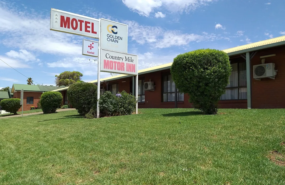 Country Mile Motor Inn-1