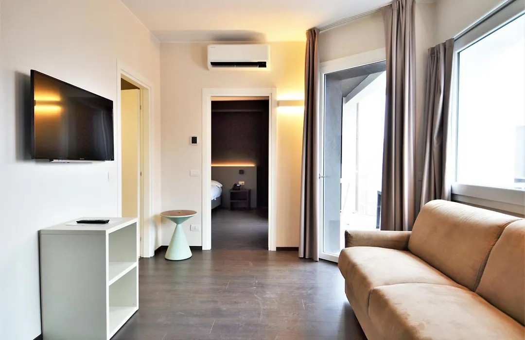 Venice Terminal Apartments & Suites-1