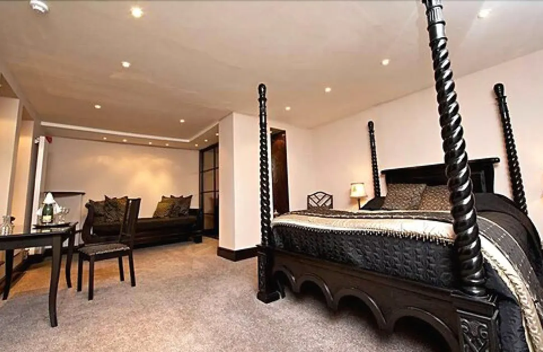 Munstone House-1