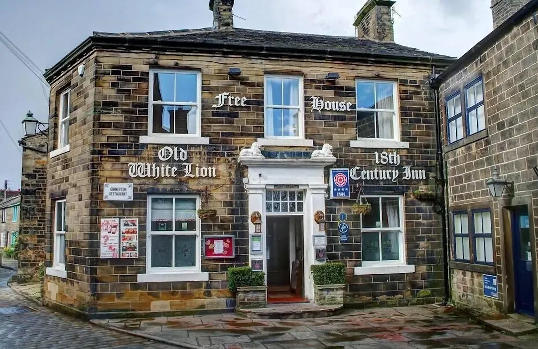 The Old White Lion Hotel-1