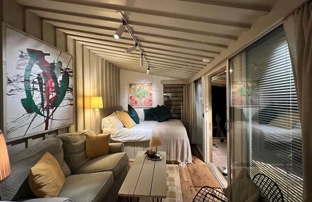 Cedar House Boutique B&B-1