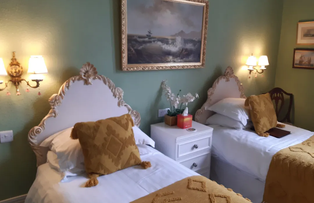 Holywell House-1