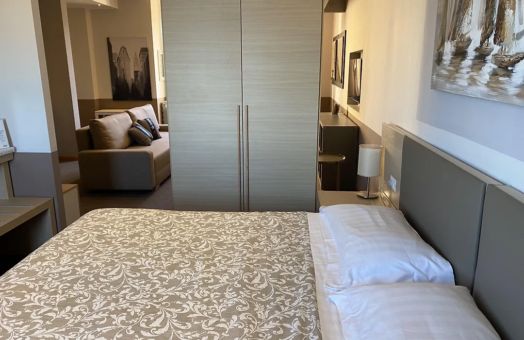Domus Park Hotel & Spa-1