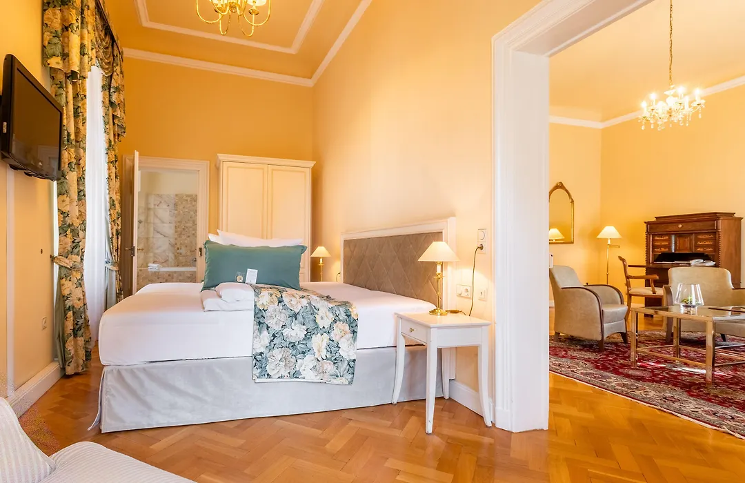 Schlosshotel Bad Neustadt-1