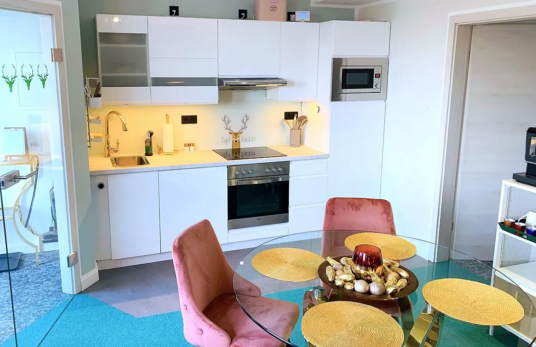 BESOTEL Mettmann-schicke FeWo oder Apartments nähe Golfplatz Gruiten und Neandertal mit Glasfaser WLAN und Parkplatz-viele Schlafzimmer mit Bad en suite-1