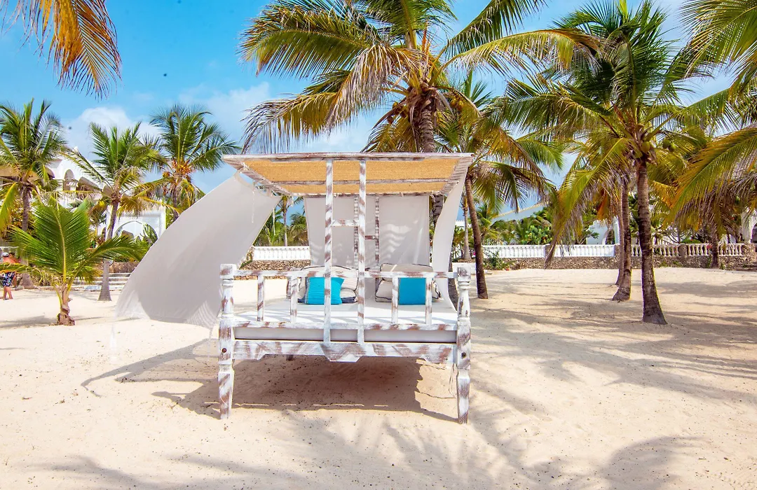 Jumbo Club Watamu-1