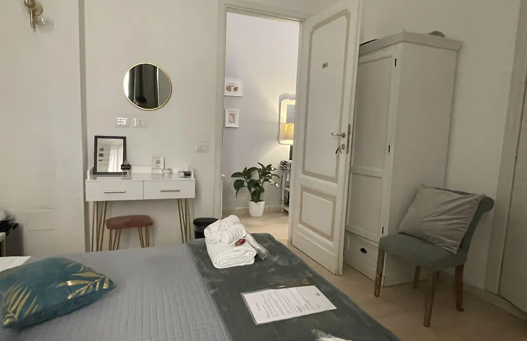 Ad Cavour Luxury Rooms - By Ad Roma-1