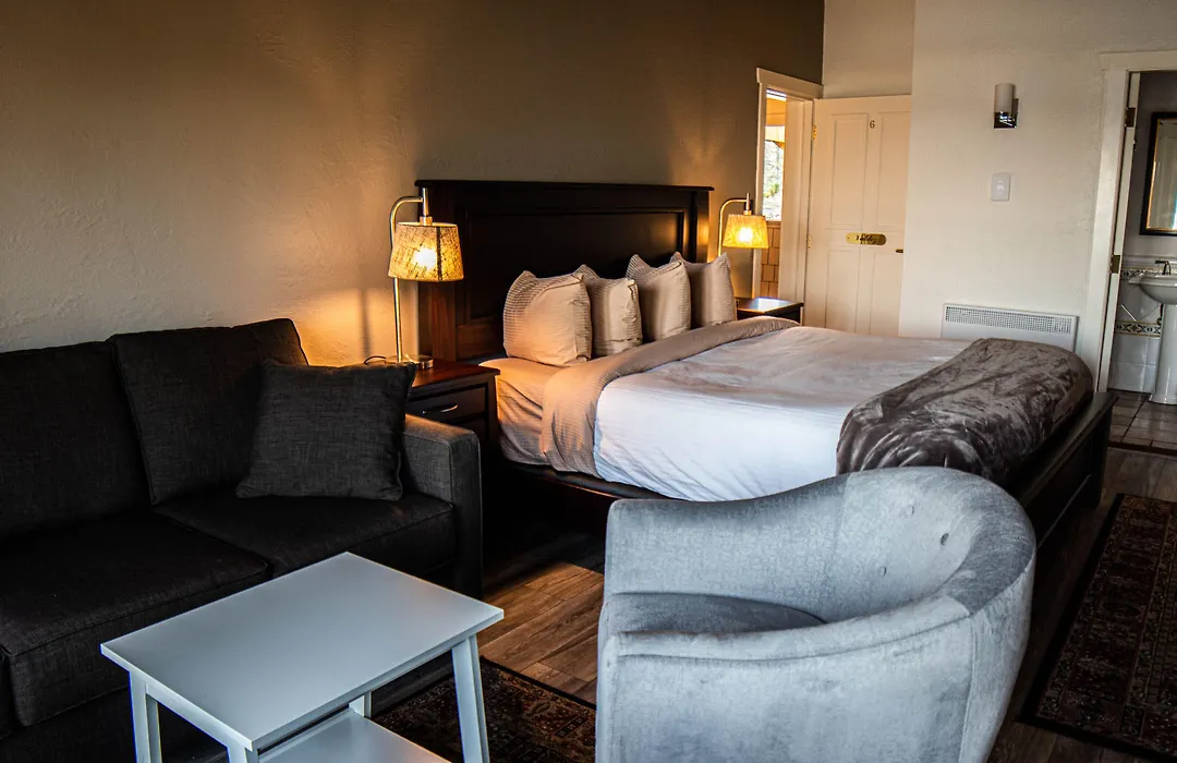Galiano Oceanfront Inn & Spa-1