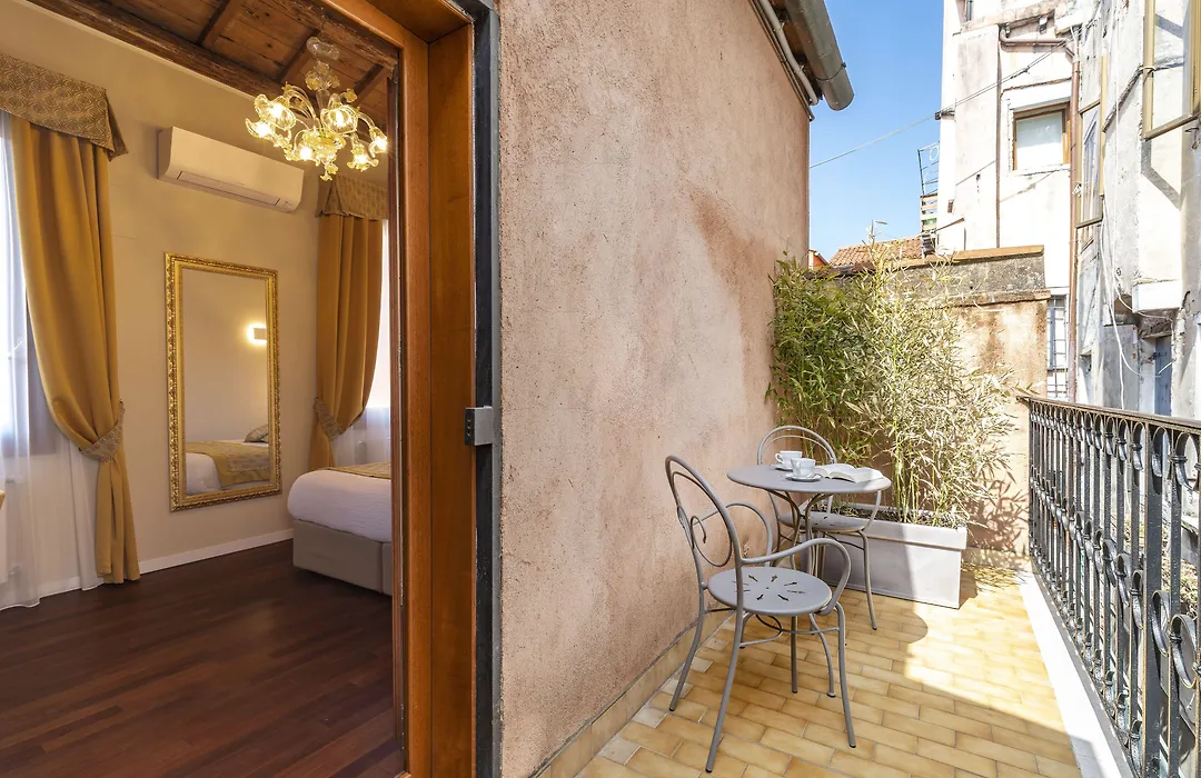 Residenza La Duchessa Deluxe Rooms-1