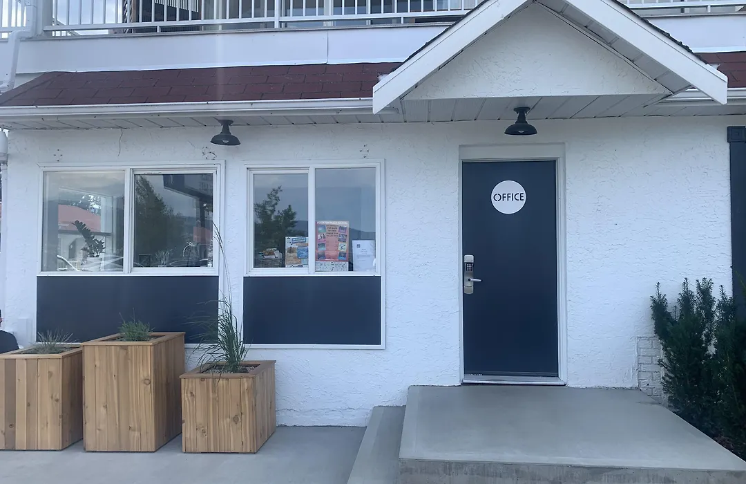 Kettle Valley Beach Resort-1