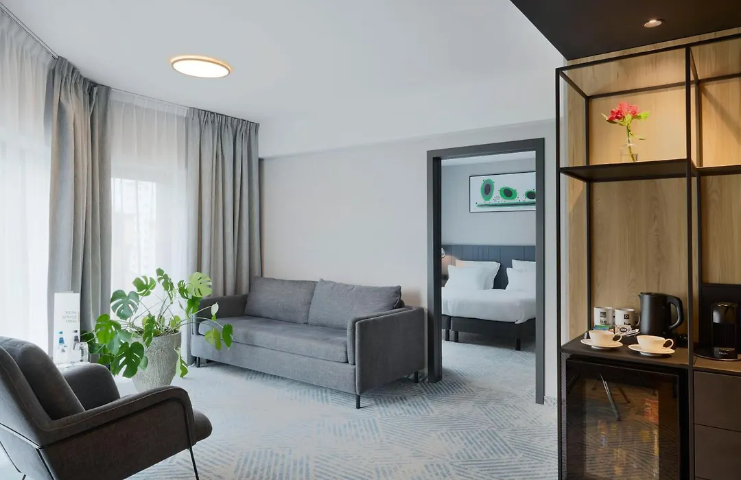 Q Hotel Plus Wroclaw-1