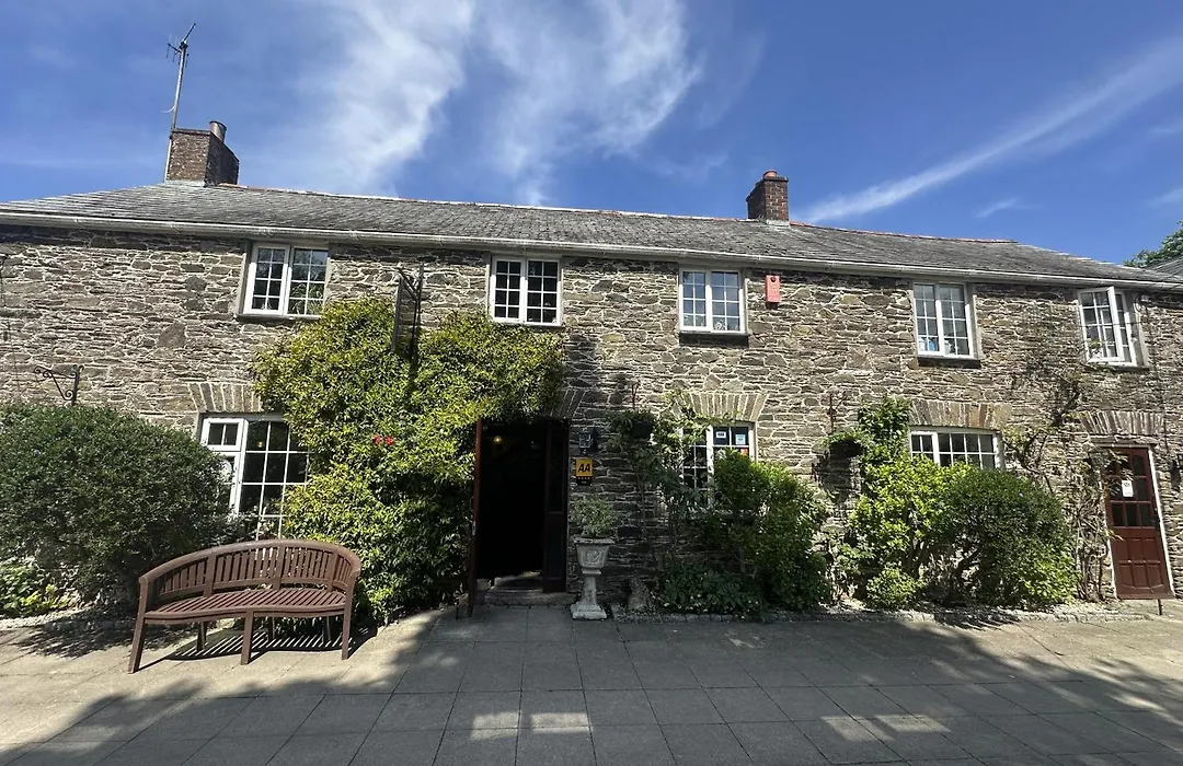 The Crooked Inn-1