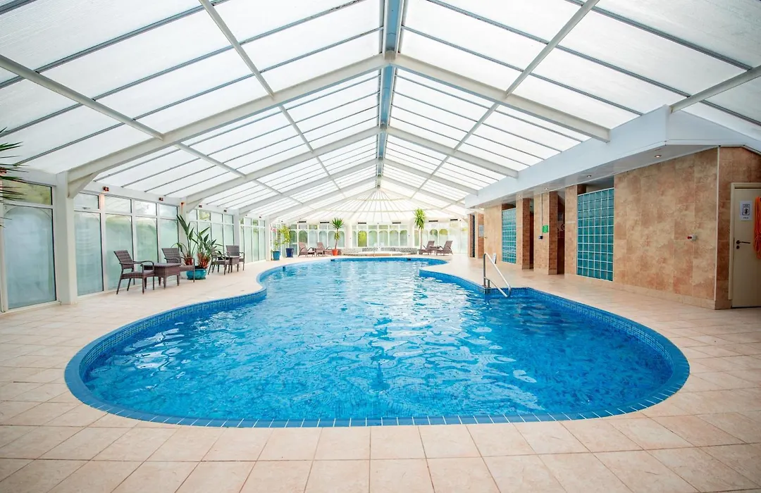 Metropole Hotel And Spa-1