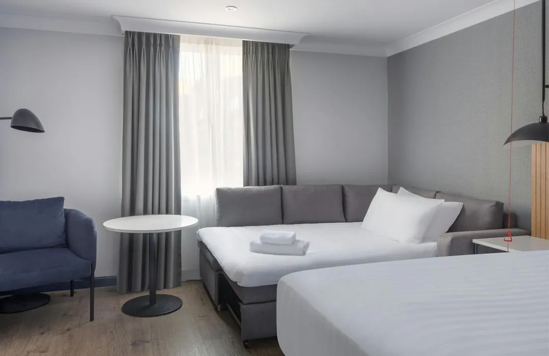 Edinburgh Marriott Hotel Holyrood-1
