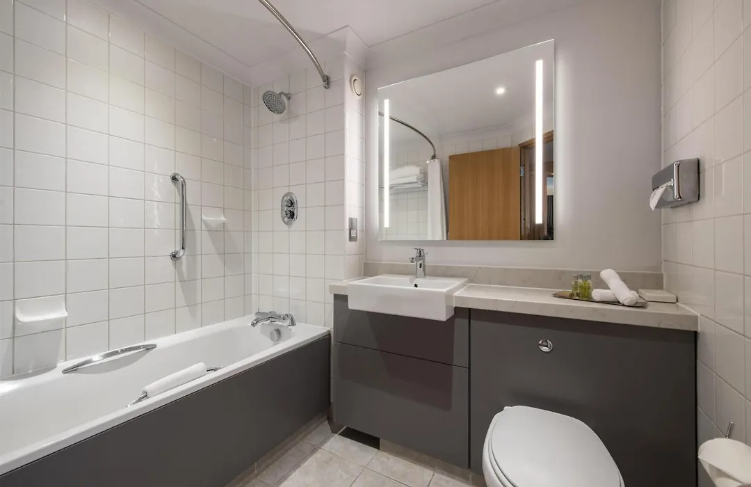 Doubletree By Hilton Swindon Hotel-1