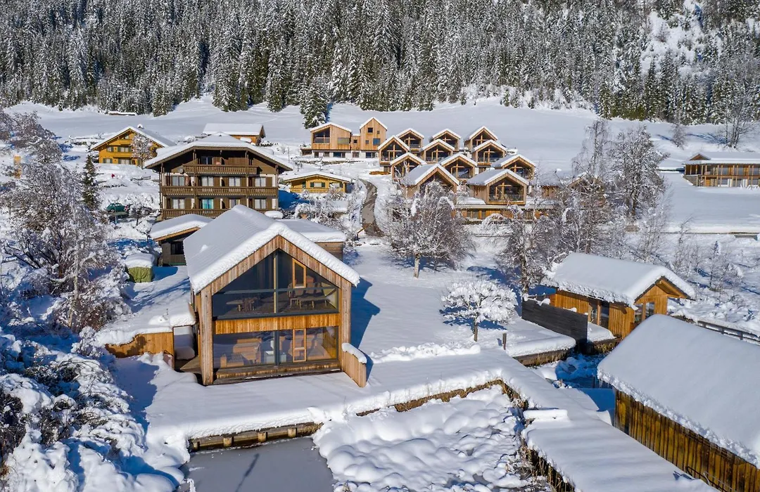 Regitnig GmbH - 4 Sterne Hotel und Chalets-1