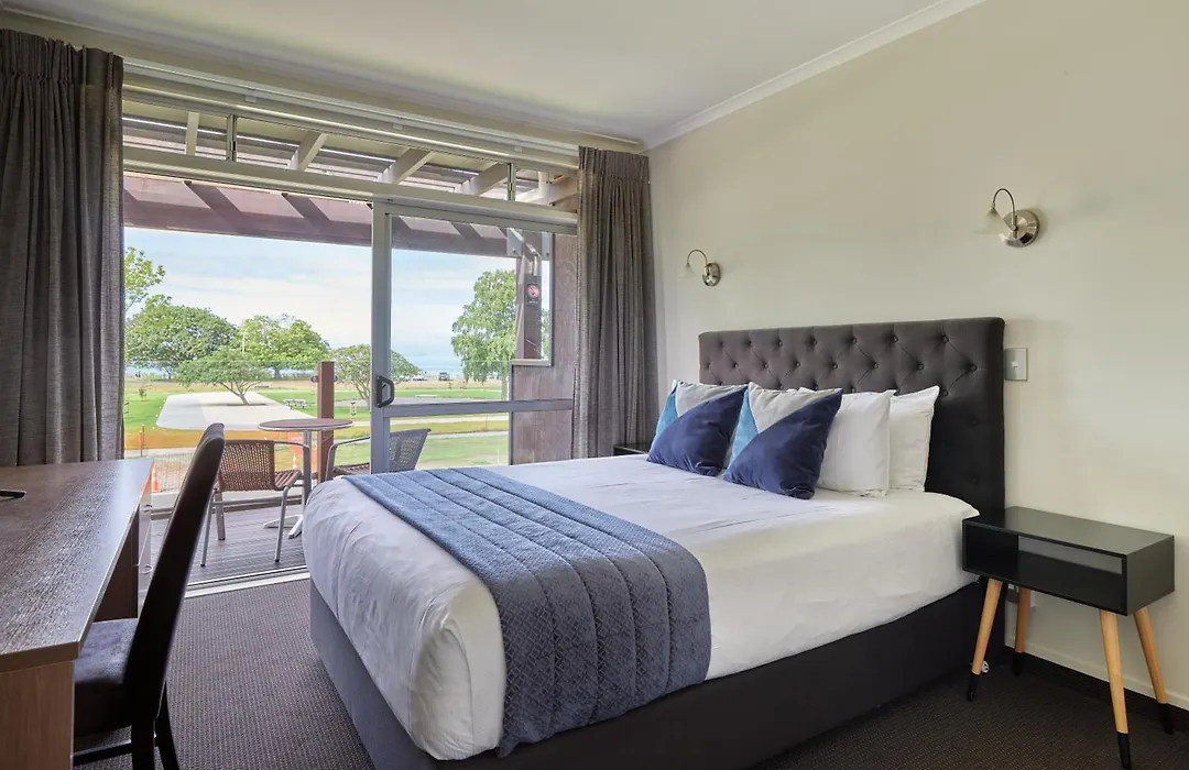 Suncourt Hotel & Conference Centre-1