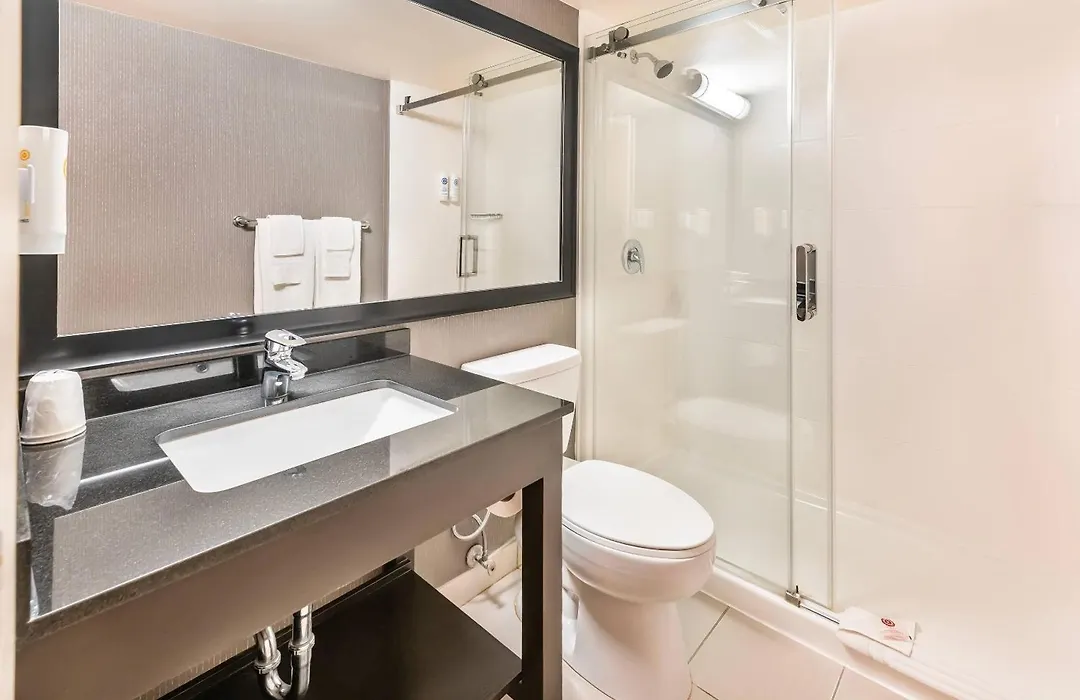Comfort Inn Hamilton - Stoney Creek-1