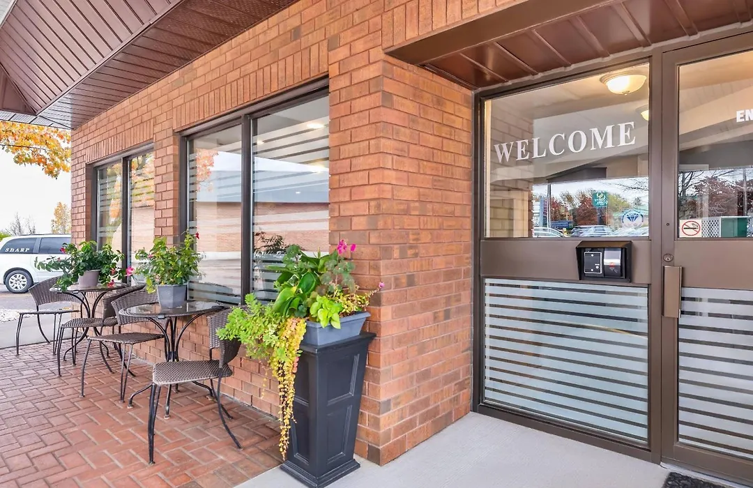 Comfort Inn Pembroke-1