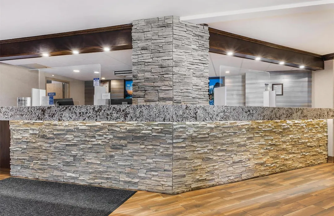 Best Western Plus Country Meadows Inn-1