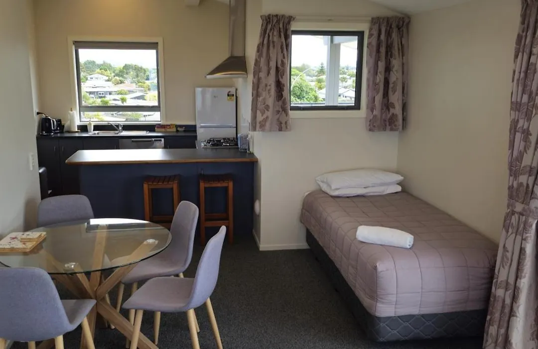 Boatshed Motel Apartments-1