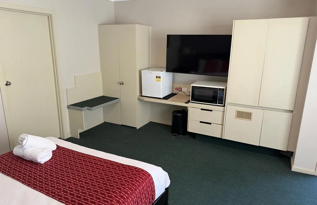 Ringwood Lake Inn-1