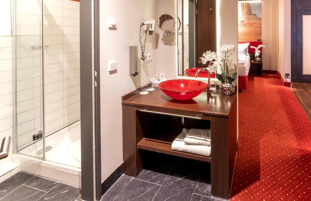 Best Western Plus Plaza Berlin Kurfürstendamm-1