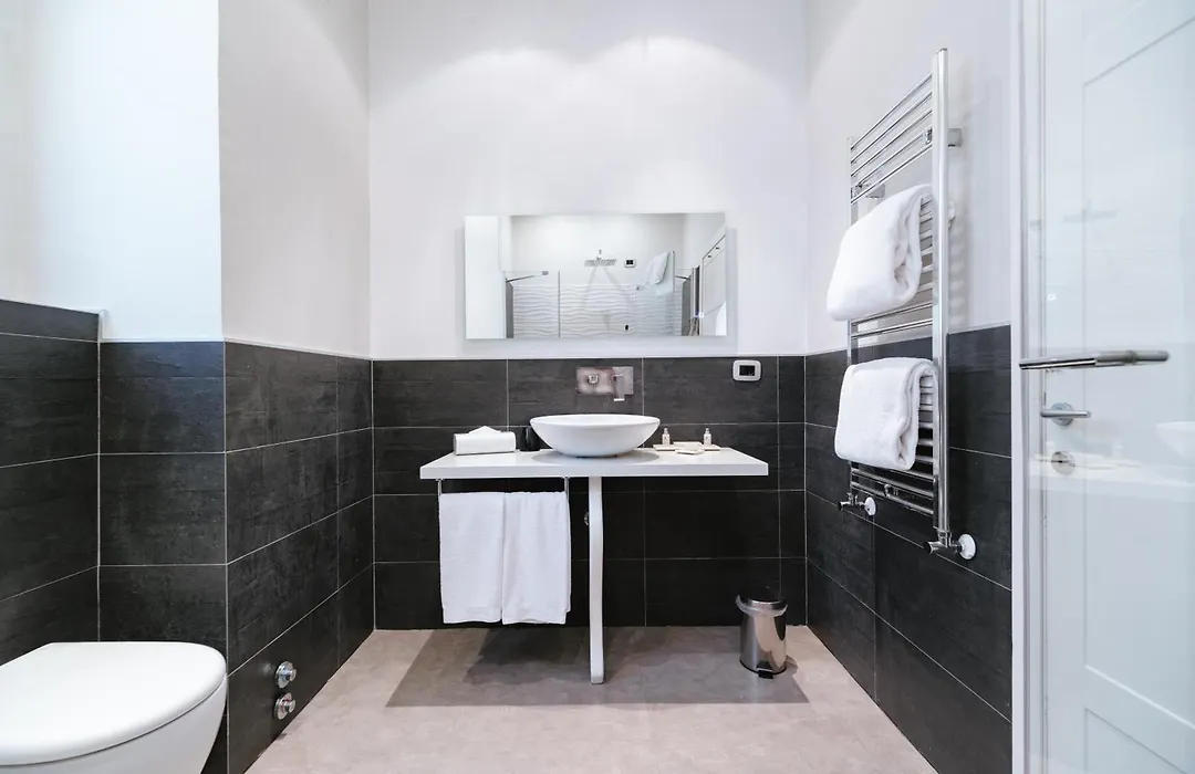 Montenapoleone Suites-1