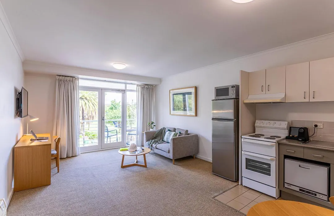 Mainstay Suites Williamstown-1