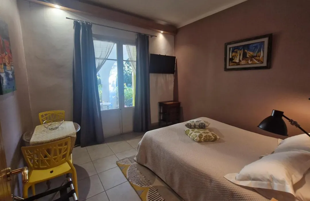 Le Clos Saint André-1