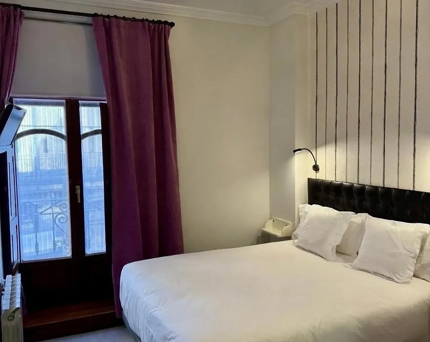 Cuatro Caminos Rooms-1