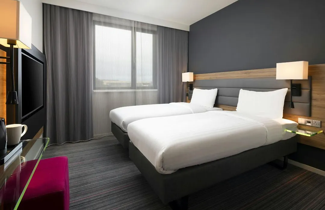 Moxy London Heathrow Airport-1