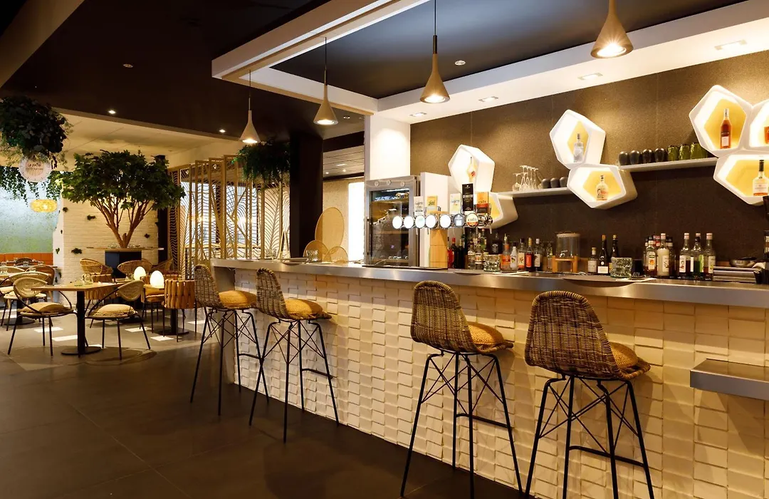 Kyriad Prestige Amiens Poulainville - Hotel&Spa-1