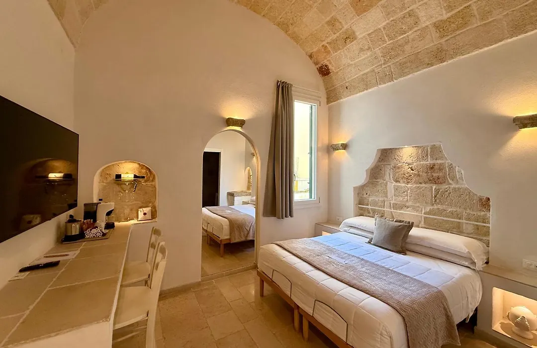 Vittorio Emanuele Charming Suites-1