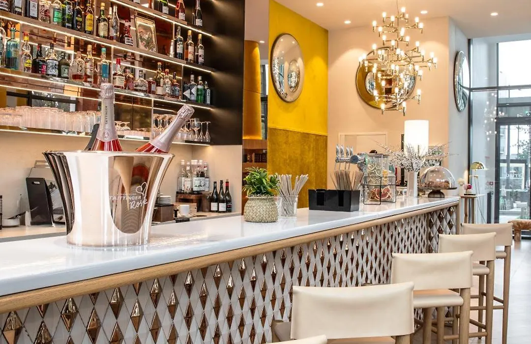 Hôtel Kyriad Prestige Paris Asnieres-1