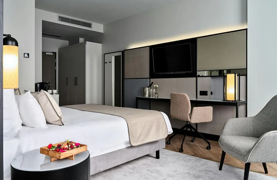 Leonardo Royal Hotel Warsaw-1