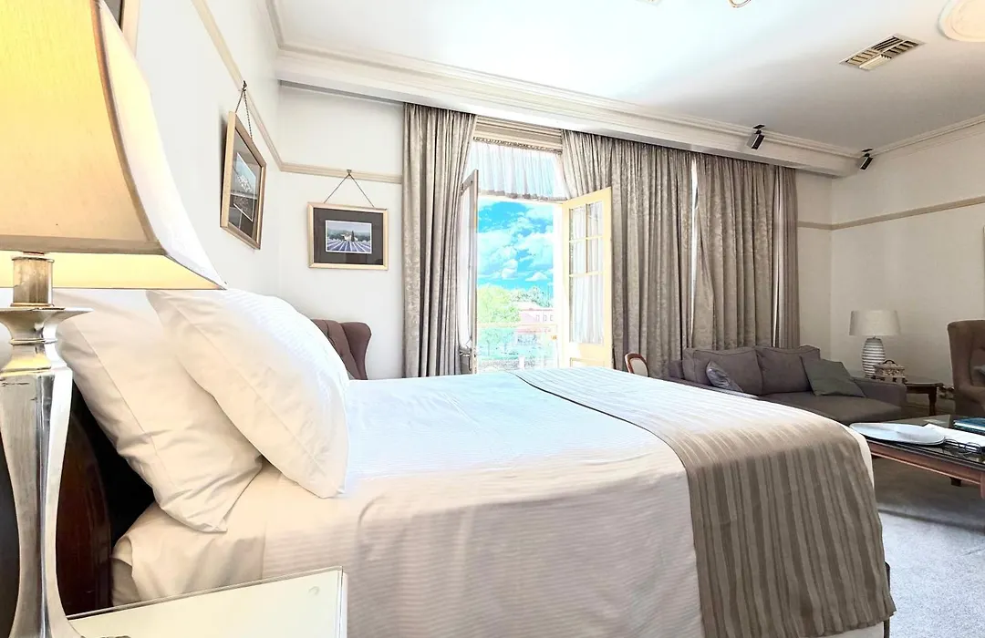 Cobb & Co Court Boutique Hotel-1
