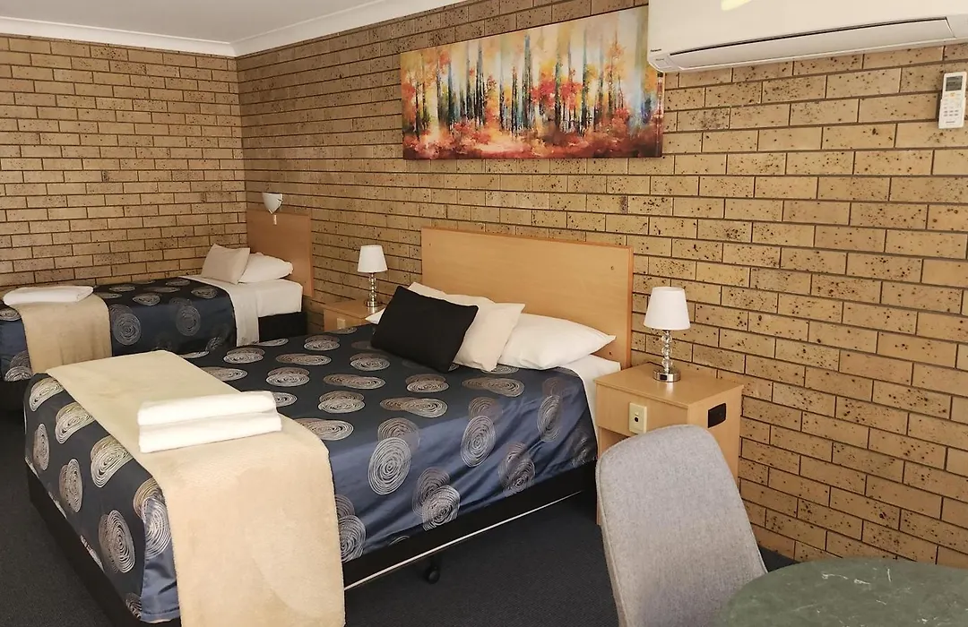 Macintyre Motor Inn-1