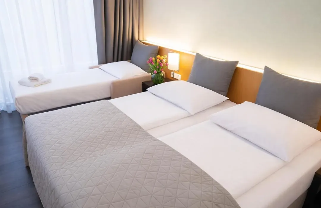 Heinhotel Vienna Airport-1