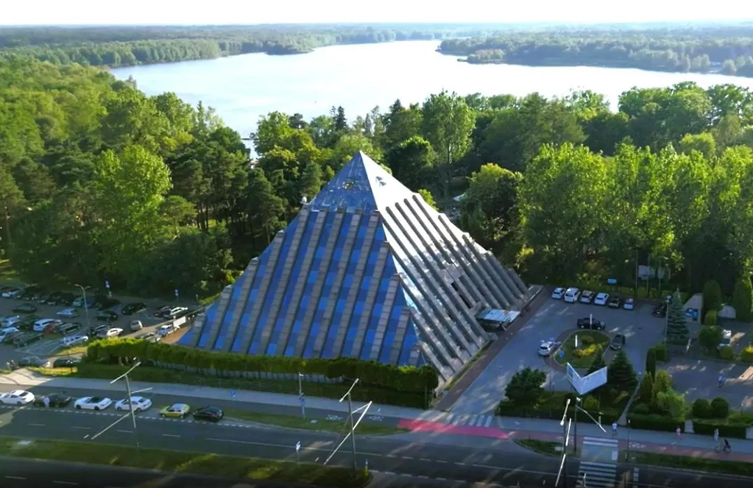 Piramida Park Hotel & Wellness-1