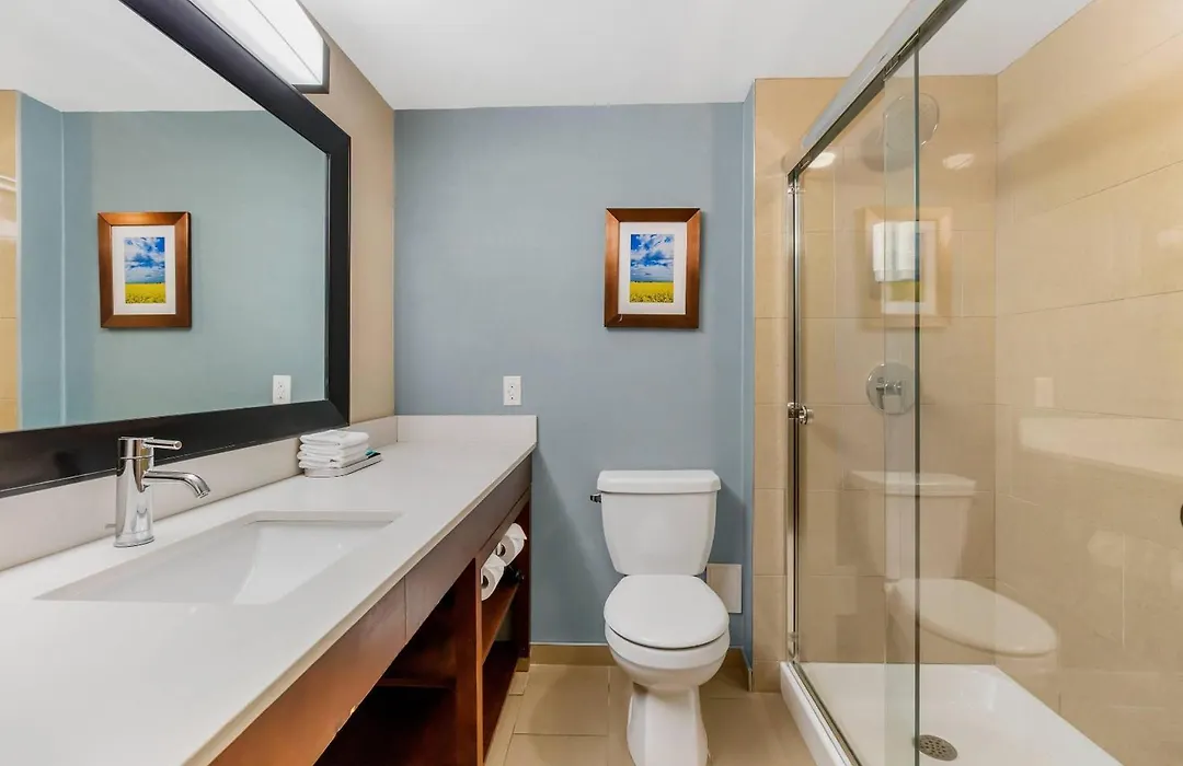 Clarion Hotel & Suites-1